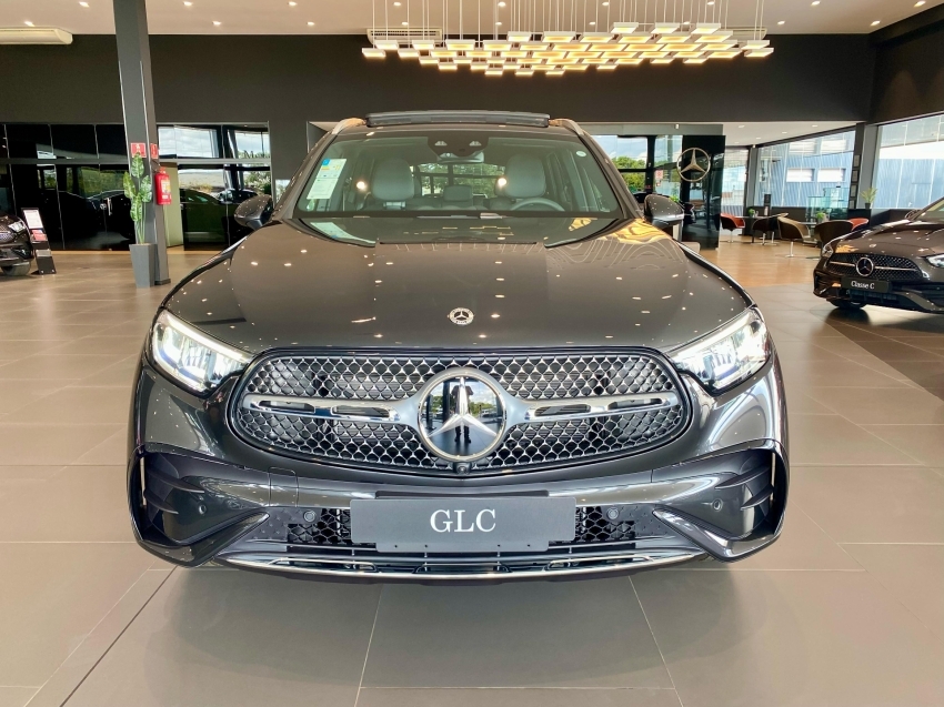 mercedes-benz glc 300 2.0 mhev amg line 4matic 9g-tronic.