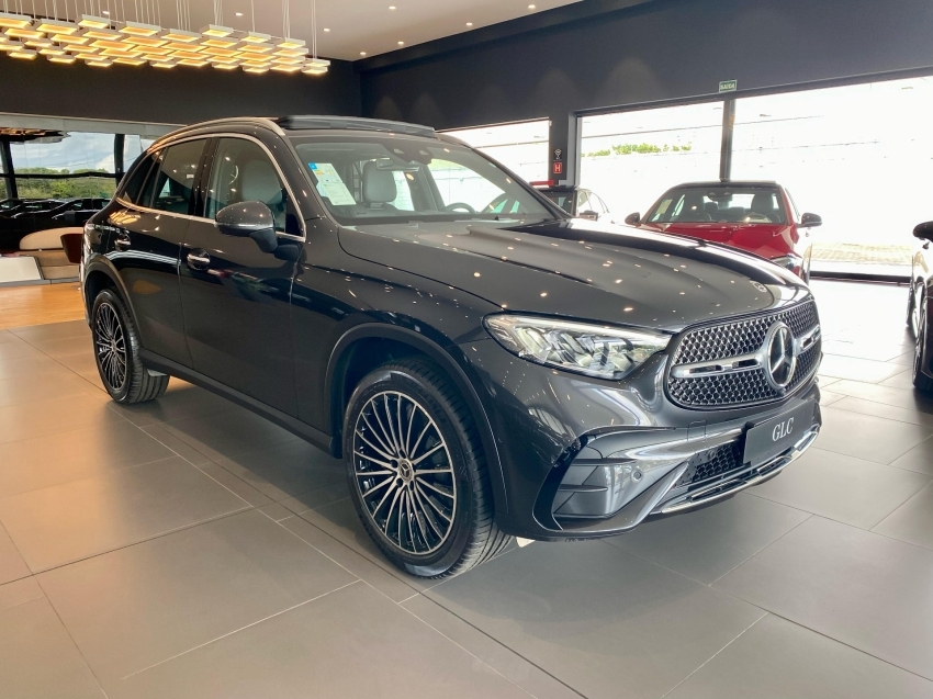 mercedes-benz glc 300 2.0 mhev amg line 4matic 9g-tronic.