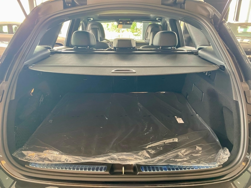 mercedes-benz glc 300 2.0 mhev amg line 4matic 9g-tronic.