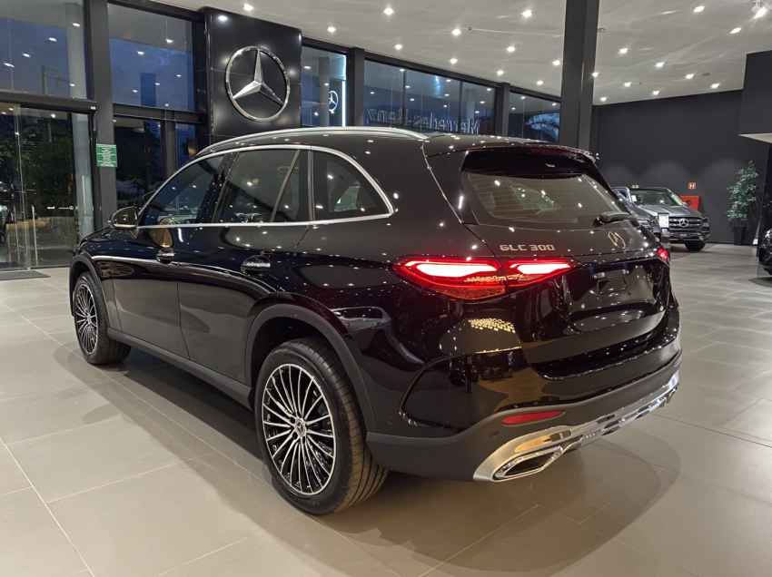mercedes-benz glc 300 2.0 mhev amg line 4matic 9g-tronic hibrido 5p automatico 2025
