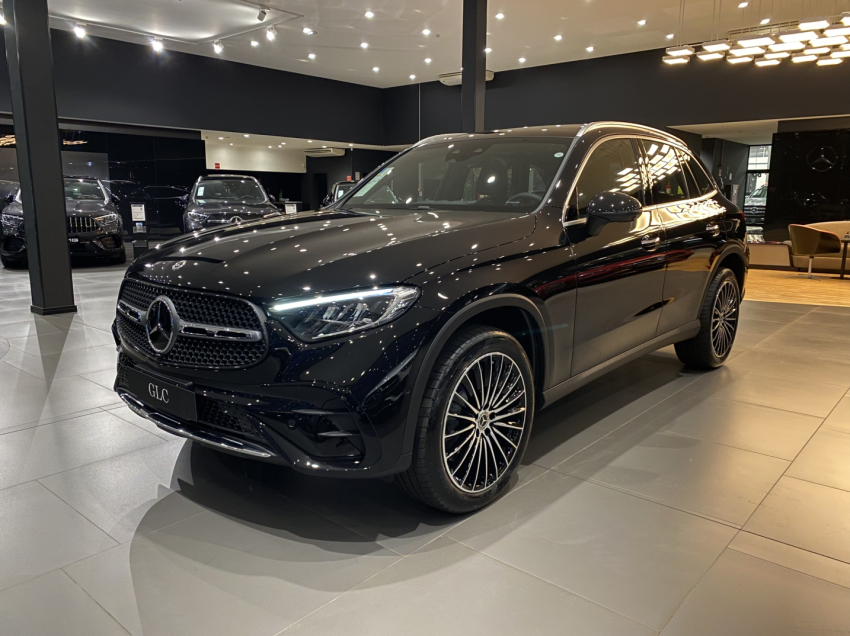 mercedes-benz glc 300 2.0 mhev amg line 4matic 9g-tronic hibrido 5p automatico 2025