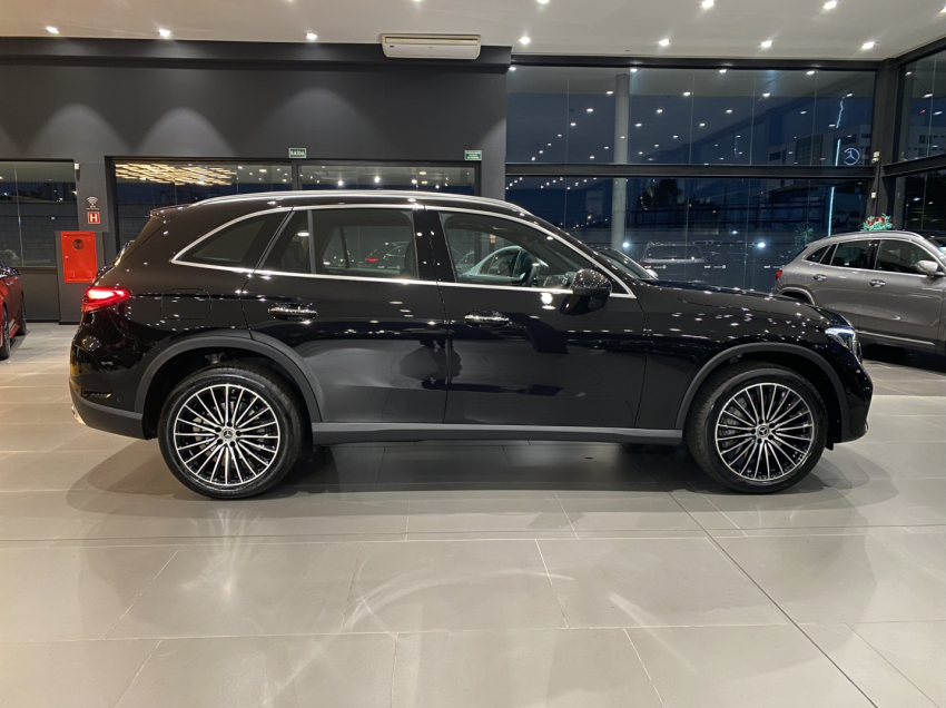 mercedes-benz glc 300 2.0 mhev amg line 4matic 9g-tronic hibrido 5p automatico 2025