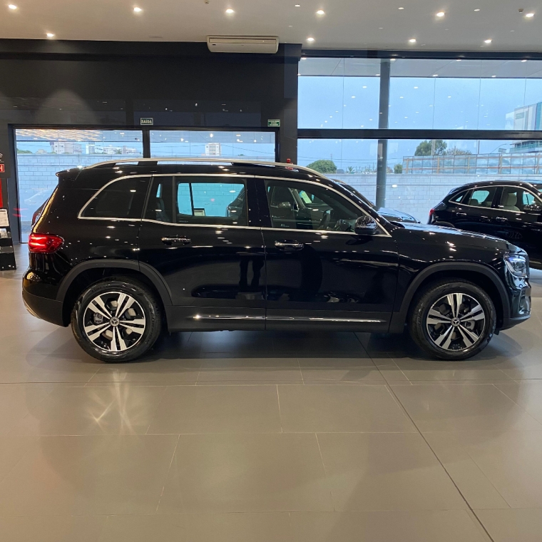 mercedes-benz glb 220 2.0 mhev progressive 4matic 8g-dct hibrido 5p automatico 2025