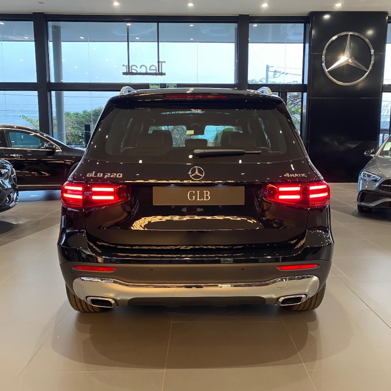 mercedes-benz glb 220 2.0 mhev progressive 4matic 8g-dct hibrido 5p automatico 2025