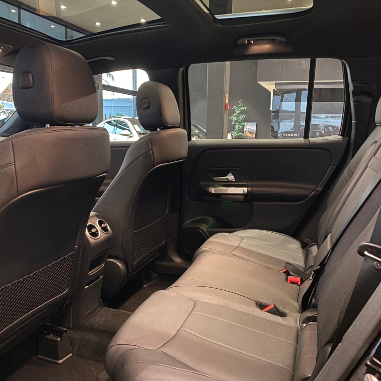 mercedes-benz glb 220 2.0 mhev progressive 4matic 8g-dct hibrido 5p automatico 2025