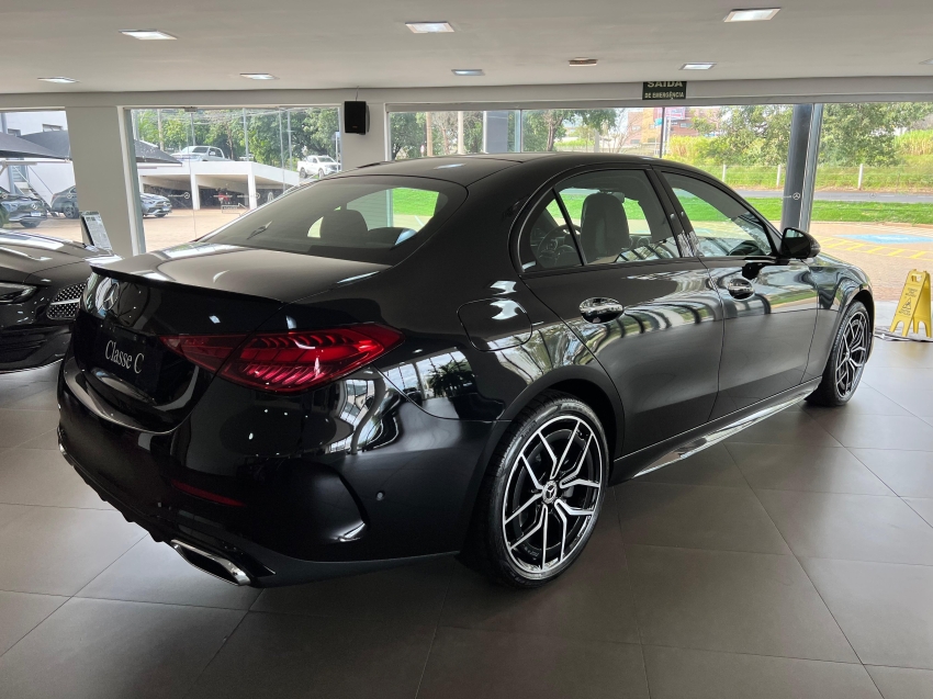 mercedes-benz c 300 2.0 eq boost hibrido amg line 9g-tronic 4p automatico 20263