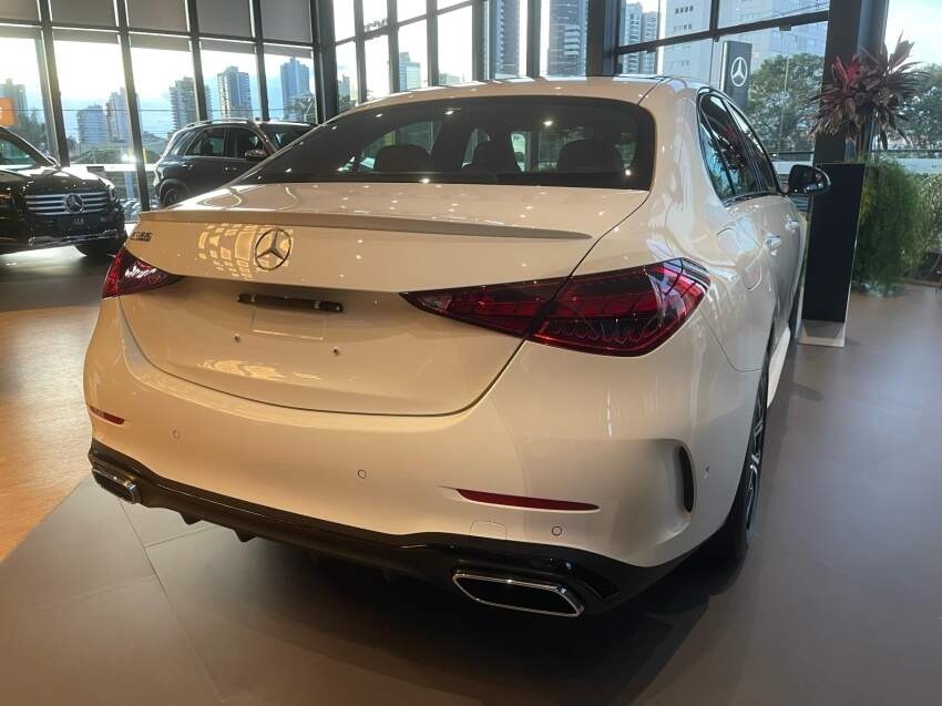 mercedes-benz c 300 2.0 eq boost hibrido amg line 9g-tronic 1.9 4p automatico 2025