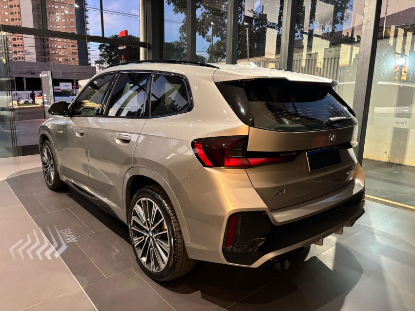 bmw x1 2.0 16v turbo gasolina sdrive20i m sport steptronic 1.9 hibrido 4p automatico 2023