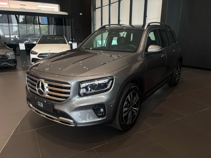 mercedes-benz glb 220 2.0 mhev progressive 4matic 8g-dct 1.9 hibrido 4p automatico 2025
