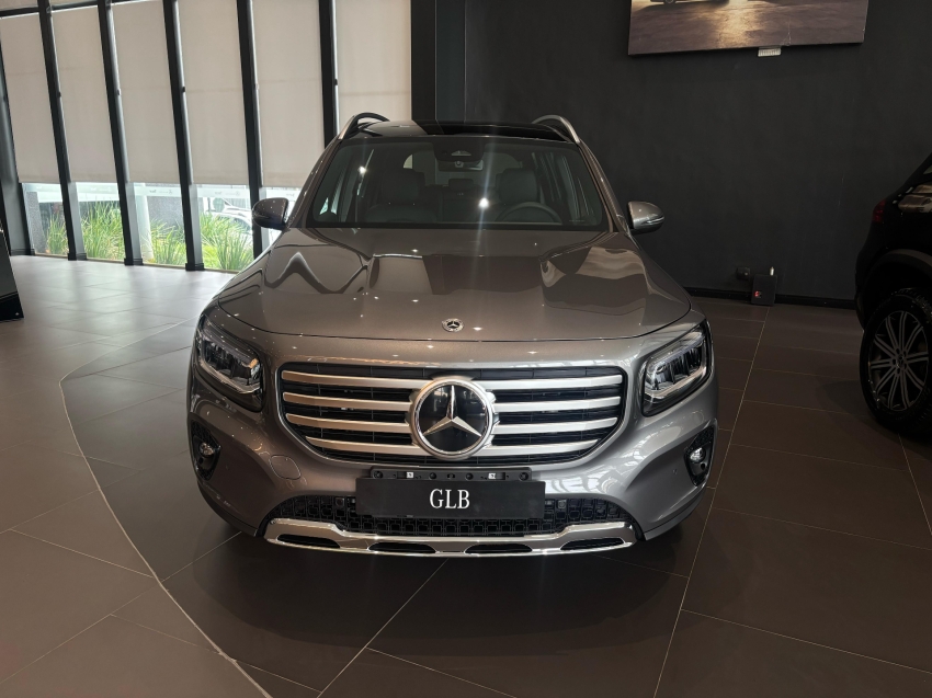mercedes-benz glb 220 2.0 mhev progressive 4matic 8g-dct 1.9 hibrido 4p automatico 2025