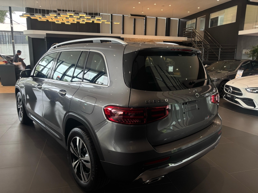 mercedes-benz glb 220 2.0 mhev progressive 4matic 8g-dct 1.9 hibrido 4p automatico 2025
