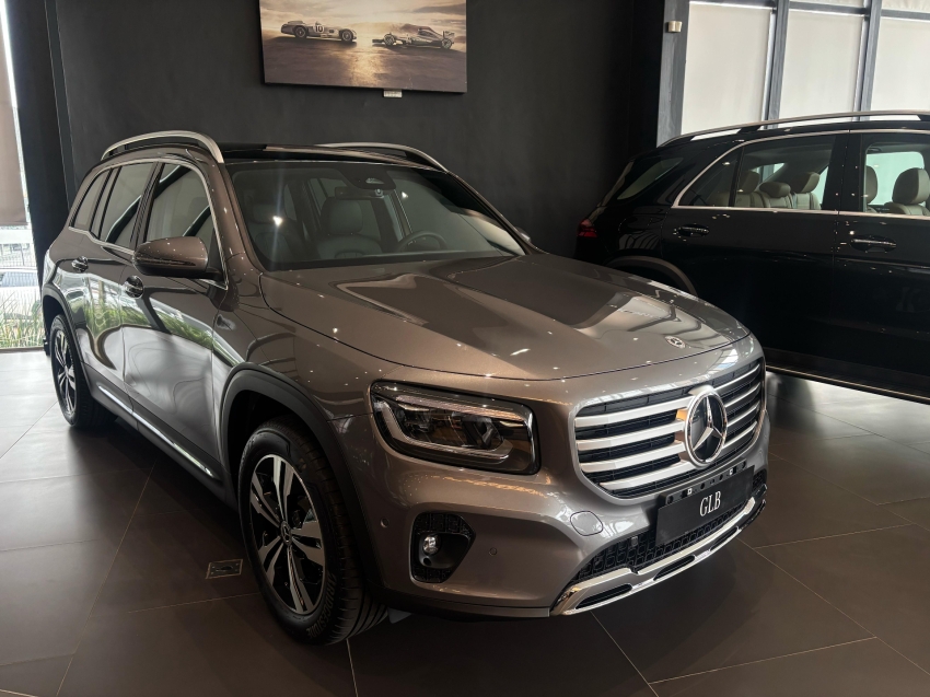 mercedes-benz glb 220 2.0 mhev progressive 4matic 8g-dct 1.9 hibrido 4p automatico 2025