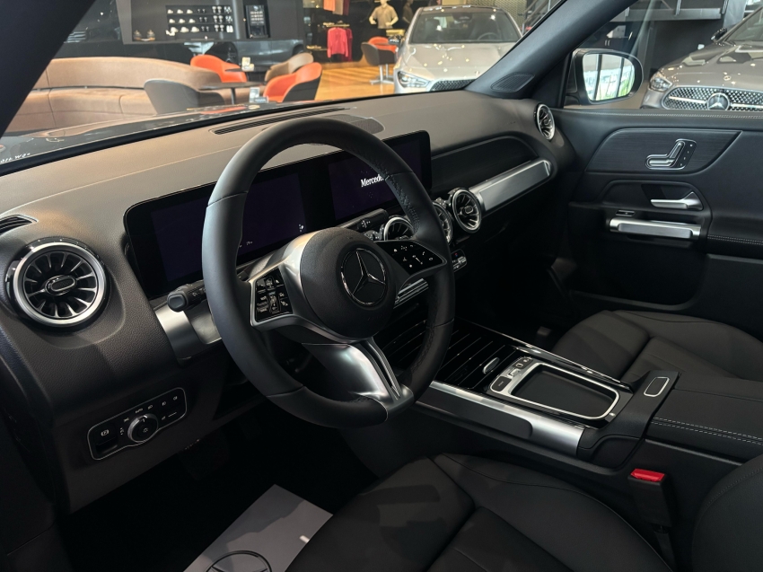 mercedes-benz glb 220 2.0 mhev progressive 4matic 8g-dct 1.9 hibrido 4p automatico 2025