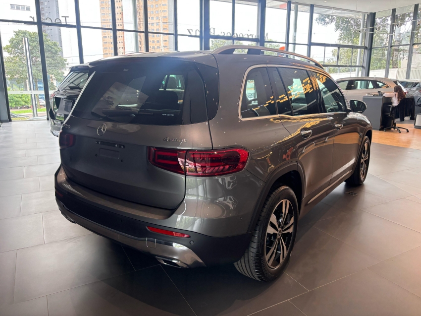 mercedes-benz glb 220 2.0 mhev progressive 4matic 8g-dct 1.9 hibrido 4p automatico 2025