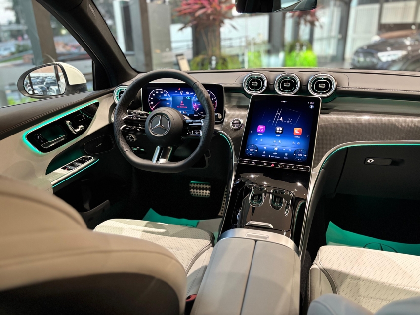 mercedes-benz glc 300 2.0 mhev amg line 4matic 9g-tronic 1.9 hibrido 4p automatico 2025