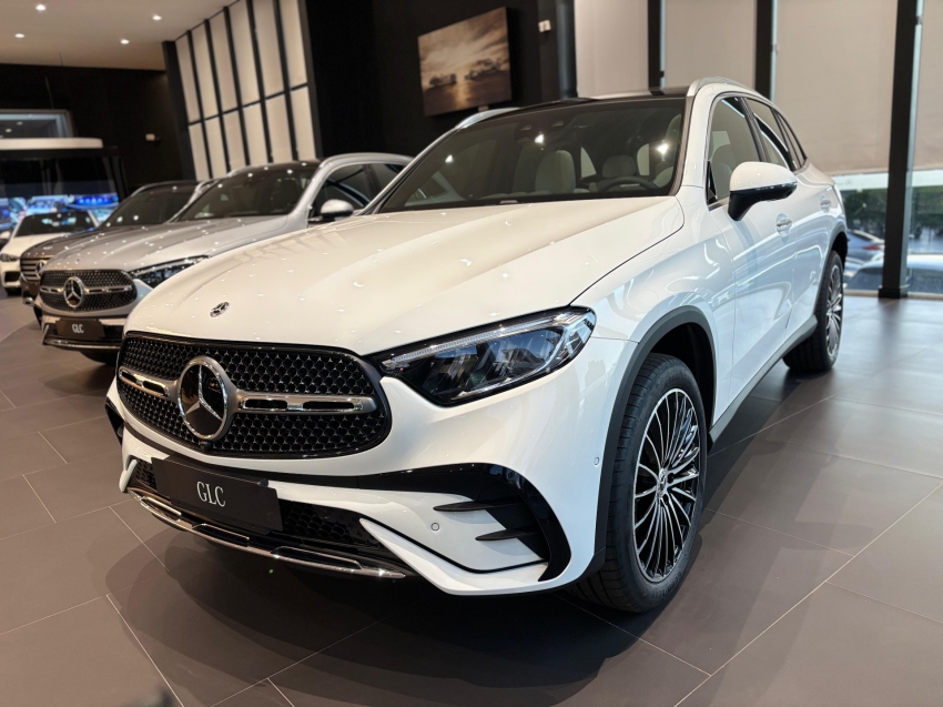 mercedes-benz glc 300 2.0 mhev amg line 4matic 9g-tronic 1.9 hibrido 4p automatico 2025