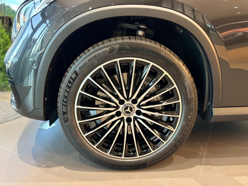 mercedes-benz glc 300 2.0 mhev amg line 4matic 9g-tronic 1.9 hibrido 4p automatico 2025