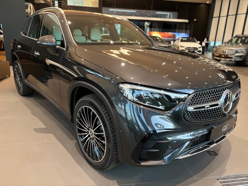 mercedes-benz glc 300 2.0 mhev amg line 4matic 9g-tronic 1.9 hibrido 4p automatico 2025