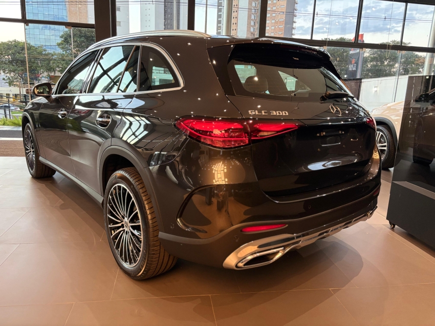 mercedes-benz glc 300 2.0 mhev amg line 4matic 9g-tronic 1.9 hibrido 4p automatico 2025