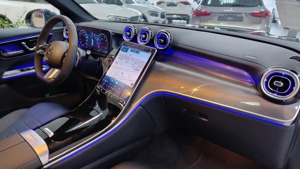 mercedes-benz glc 300 2.0 mhev amg line coupe 4matic 9g-tronic 1.9 hibrido 4p automatico 2025