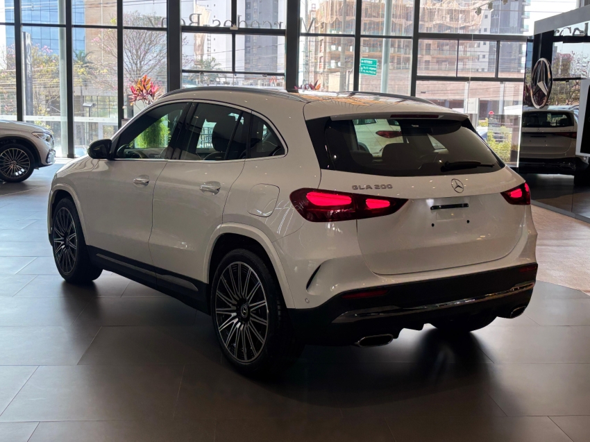 mercedes-benz gla 200 1.3 mhev amg line 7g-dct 1.2 hibrido 4p automatico 2026