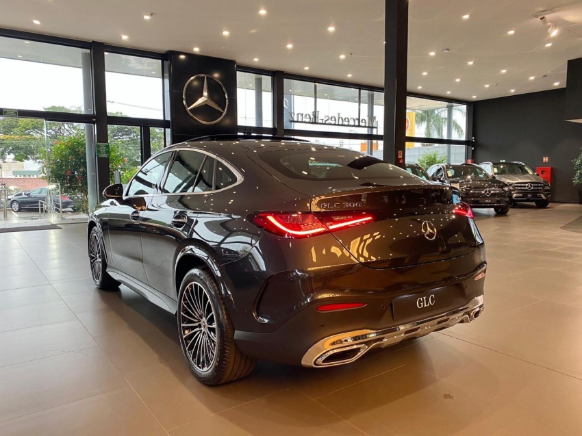 mercedes-benz glc 300 2.0 mhev amg line coupe 4matic 9g-tronic 1.9 hibrido 4p automatico 2026