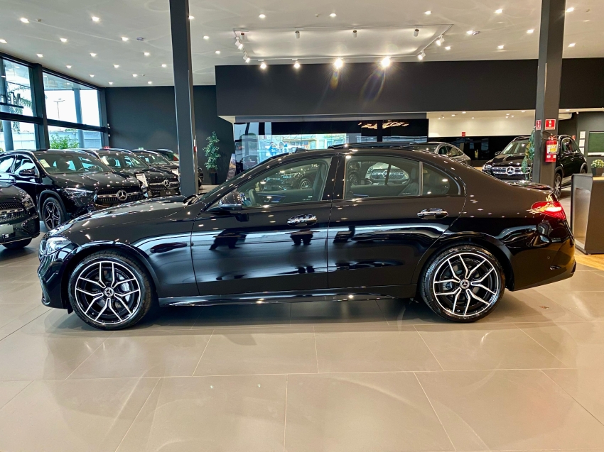 mercedes-benz c 300 2.0 eq boost hibrido amg line 9g-tronic 1.9 gasolina 4p automatico 2025
