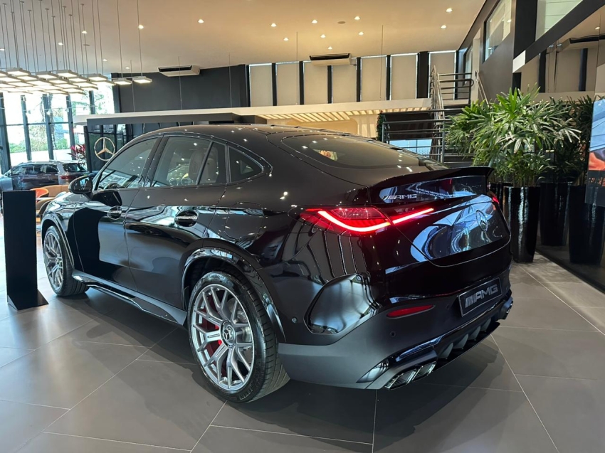 mercedes-benz glc 63 amg 2.0 turbo phev s e performance coupe 4matic+ speedshift 1.9 hibrido 4p automatico 20263