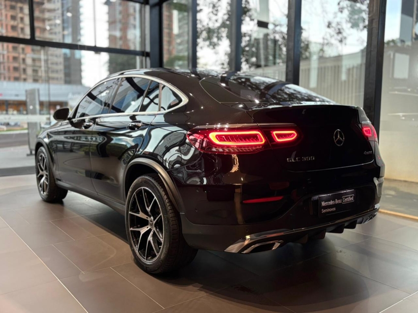 mercedes-benz glc 300 2.0 cgi gasolina coupe amg line 4matic 9g-tronic 1.9 4p automatico 20233