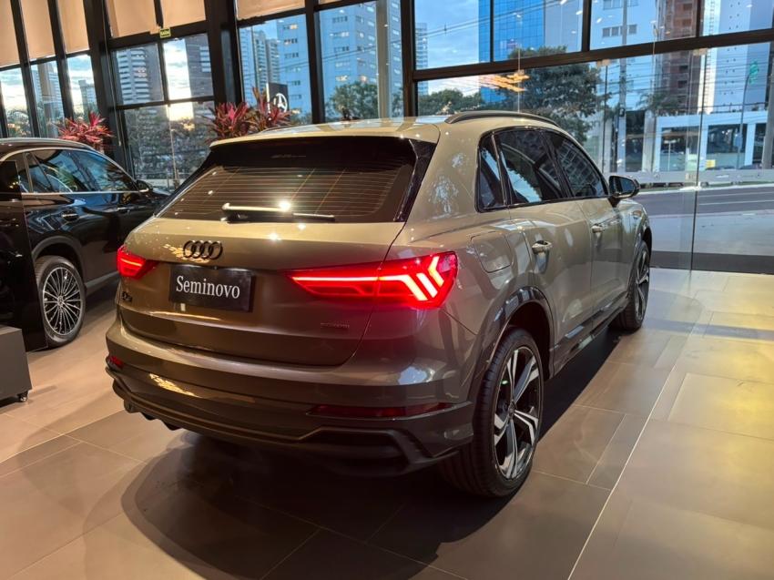 audi q3 2.0 40 tfsi gasolina performance black quattro tiptronic 1.9 4p automatico 20231