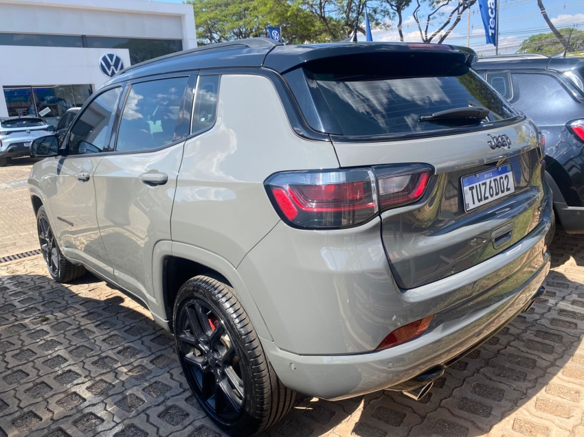 jeep compass 2.0 hurricane 4 turbo gasolina blackhawk at9 1.3 flex 4p manual 2025