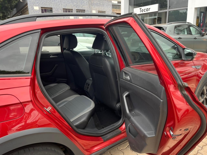 volkswagen nivus 1.0 200 tsi total flex highline automatico 4p 20235