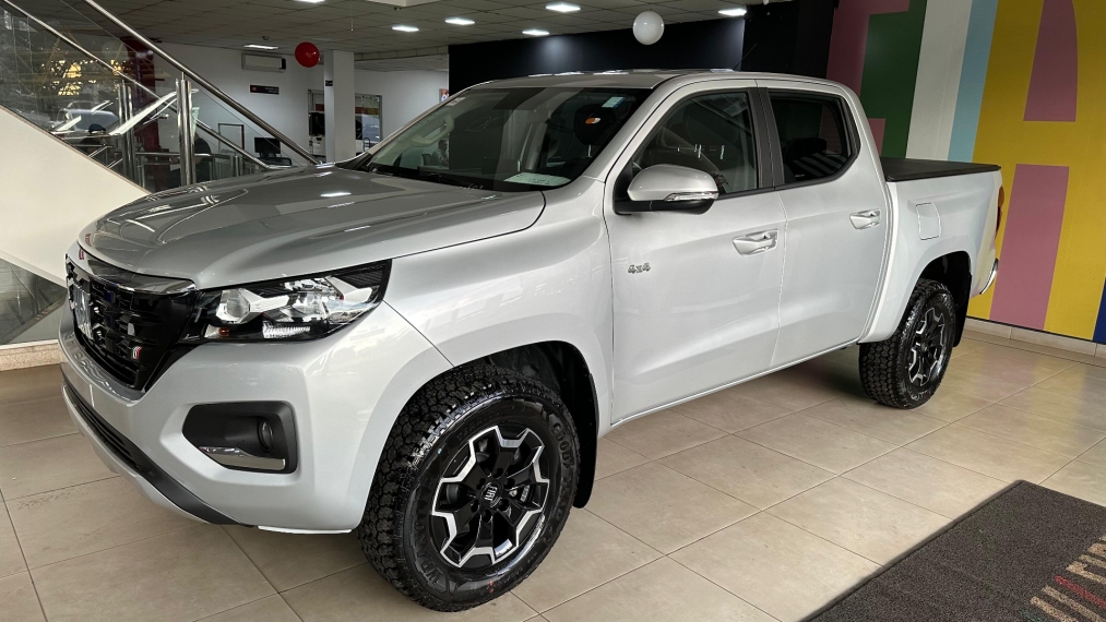 2.2 turbo diesel volcano 4x4. com usado na troca sendo toro ou strada. 2.2 turbo diesel volcano 4x4. com usado na troca sendo toro ou strada.