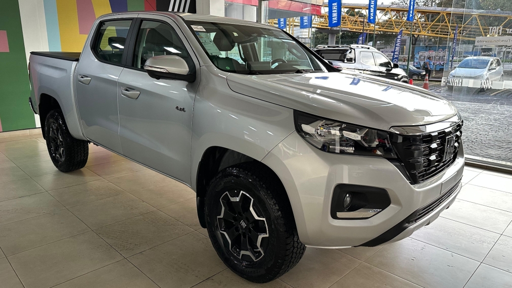 2.2 turbo diesel volcano 4x4. com usado na troca sendo toro ou strada. 2.2 turbo diesel volcano 4x4. com usado na troca sendo toro ou strada.