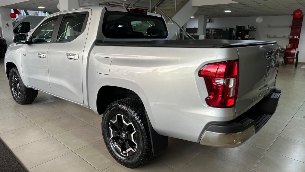2.2 turbo diesel volcano 4x4. com usado na troca sendo toro ou strada. 2.2 turbo diesel volcano 4x4. com usado na troca sendo toro ou strada.