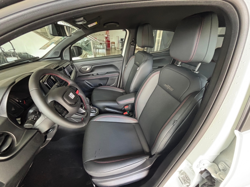 fiat strada 1.0 turbo 200 flex ultra cd cvt 4p automatico 2026 fiat strada 1.0 turbo 200 flex ultra cd cvt 4p automatico 2026