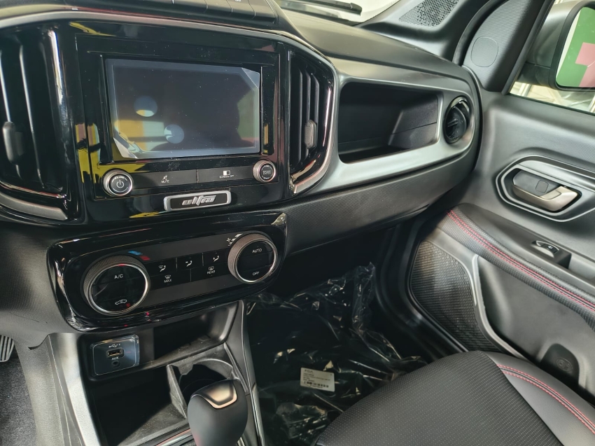 fiat strada 1.0 turbo 200 flex ultra cd cvt 4p automatico 2026