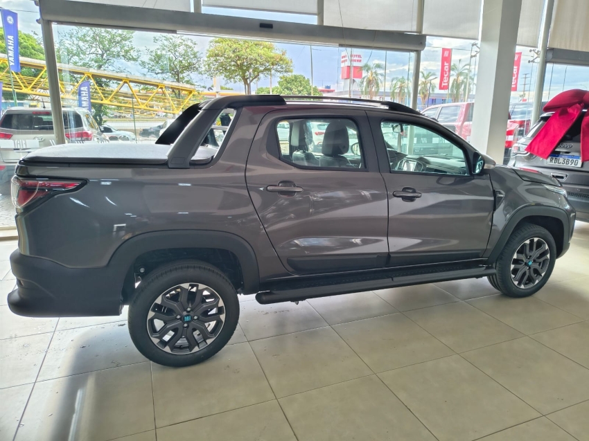fiat strada 1.0 turbo 200 flex ultra cd cvt 4p automatico 2026
