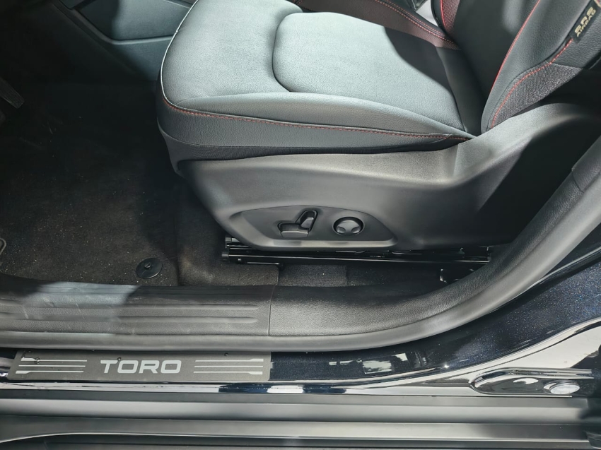 fiat toro 1.3 turbo 270 flex ultra at6 4p automatico 202615