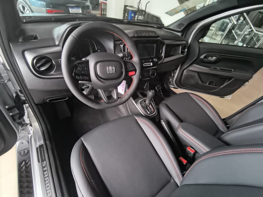 fiat strada 1.0 turbo 200 flex ultra cd cvt 4p automatico 2026 fiat strada 1.0 turbo 200 flex ultra cd cvt 4p automatico 2026