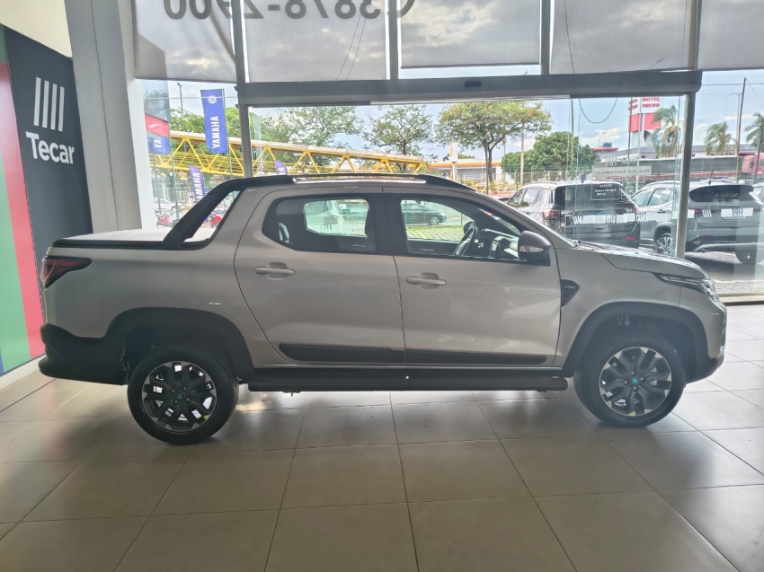 fiat strada 1.0 turbo 200 flex ultra cd cvt 4p automatico 2026 fiat strada 1.0 turbo 200 flex ultra cd cvt 4p automatico 2026