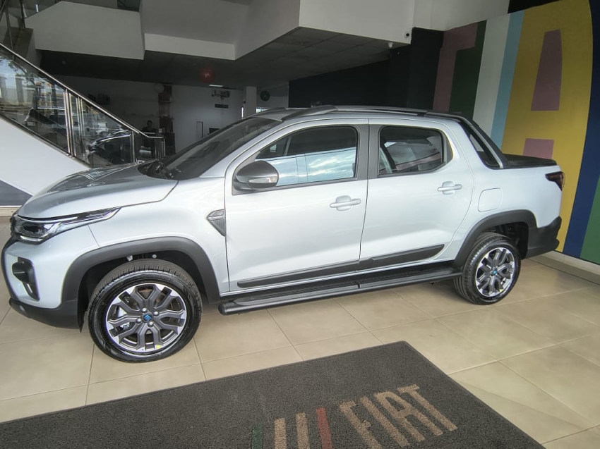 fiat strada 1.0 turbo 200 flex ultra cd cvt 4p automatico 2026 fiat strada 1.0 turbo 200 flex ultra cd cvt 4p automatico 2026