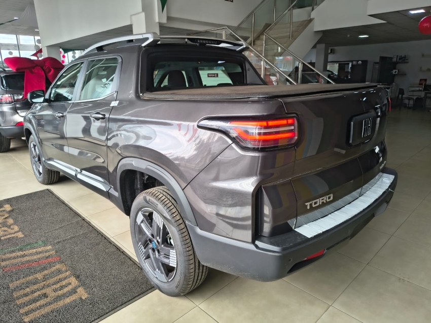 fiat toro 1.3 turbo 270 flex volcano at6 4p automatico 20263