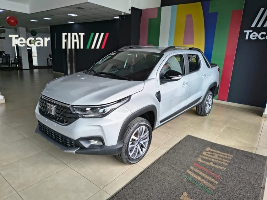 fiat strada 1.3 firefly flex volcano cd cvt. com usado na troca sendo toro ou.