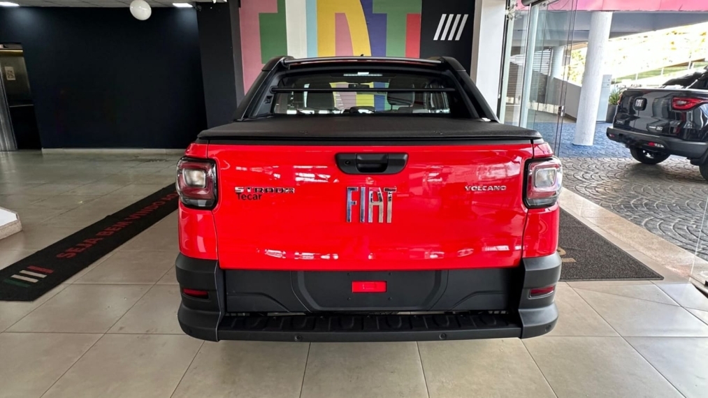 fiat strada 1.3 firefly flex volcano cd cvt. com usado na troca sendo toro ou.5