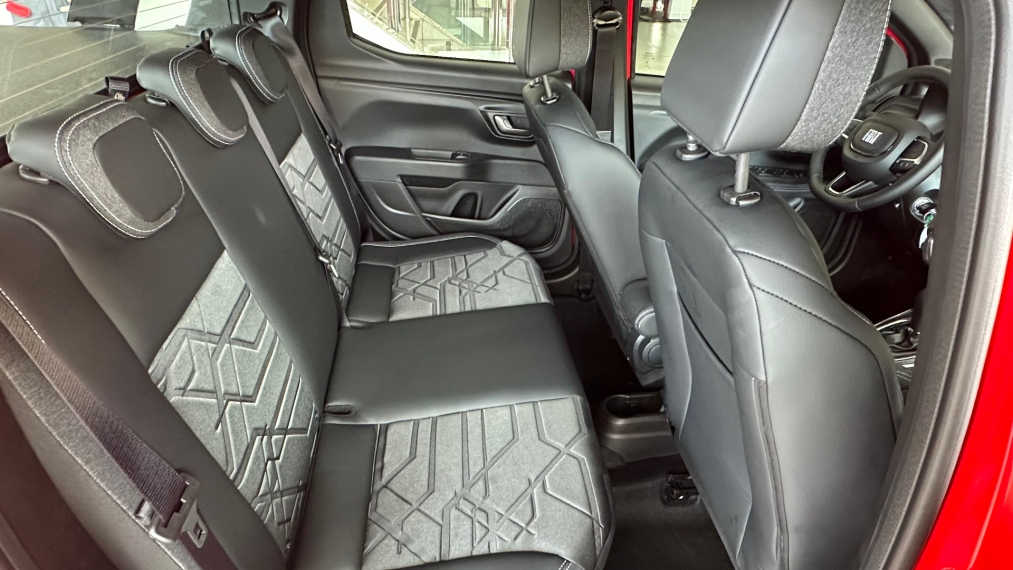 fiat strada 1.3 firefly flex volcano cd cvt. com usado na troca sendo toro ou.10