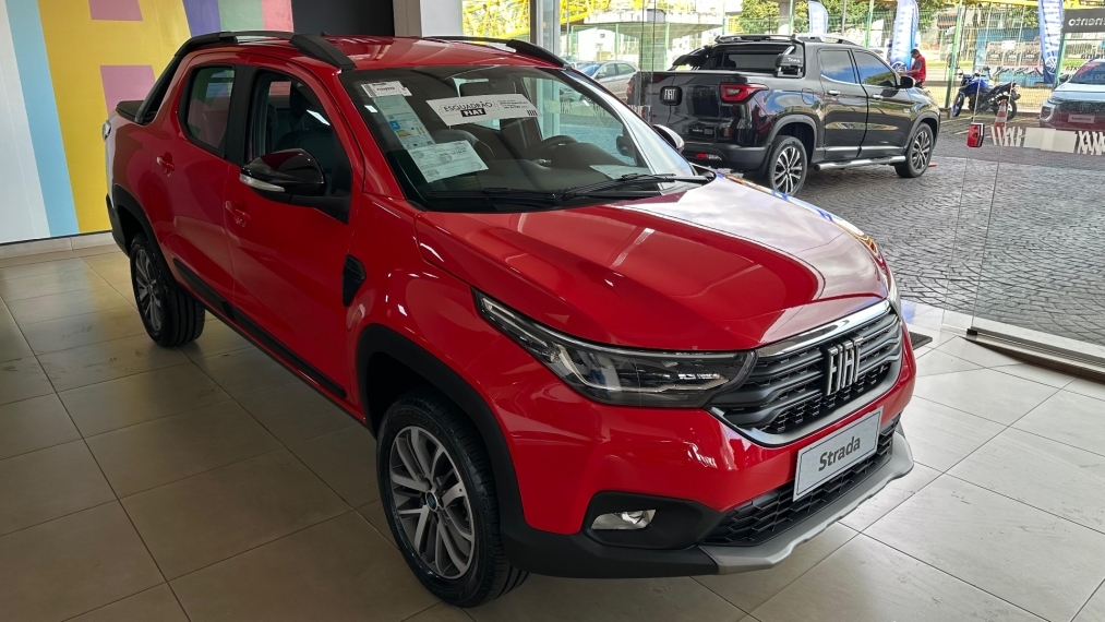 fiat strada 1.3 firefly flex volcano cd cvt. com usado na troca sendo toro ou.2