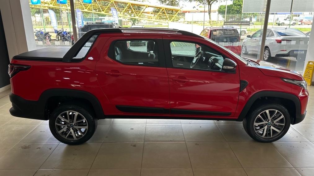 fiat strada 1.3 firefly flex volcano cd cvt. com usado na troca sendo toro ou.3