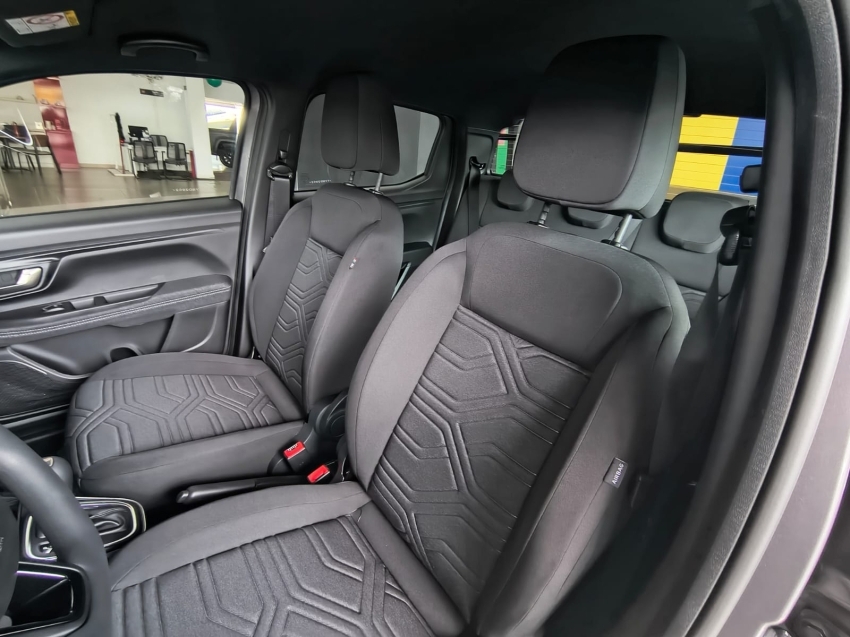 fiat strada 1.3 firefly flex volcano cd cvt. com usado na troca sendo toro ou.9