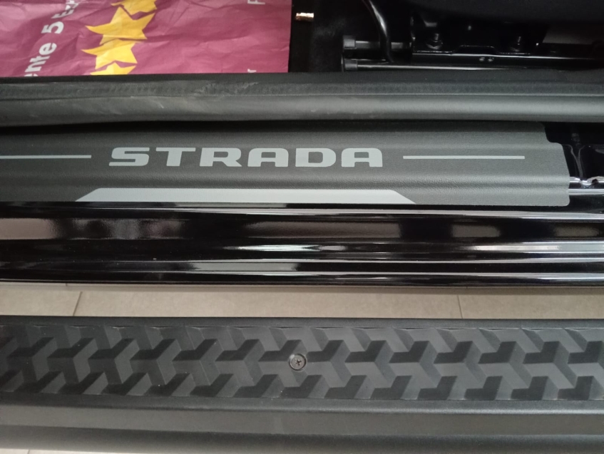 strada ultra 1.0 turbo cvt. strada ultra 1.0 turbo cvt.